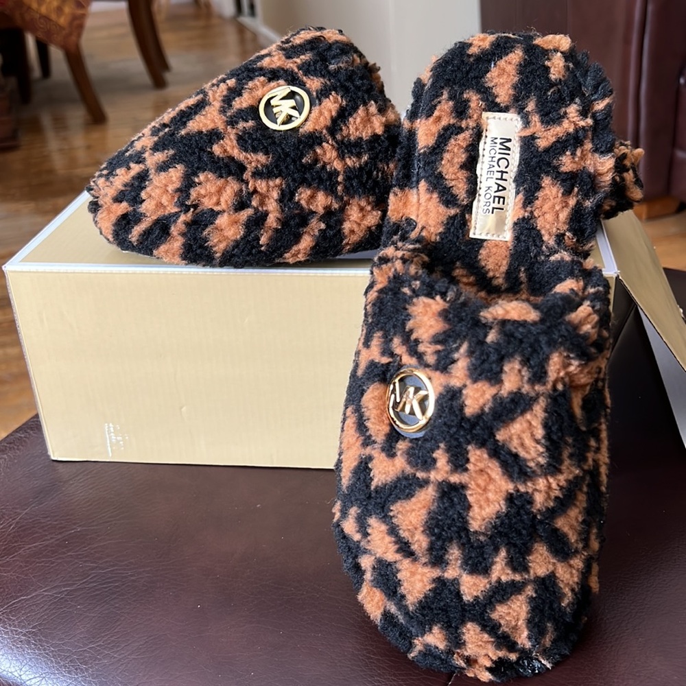 Michael Kors Alexis Closed Toe Slippers Camel Multi 9